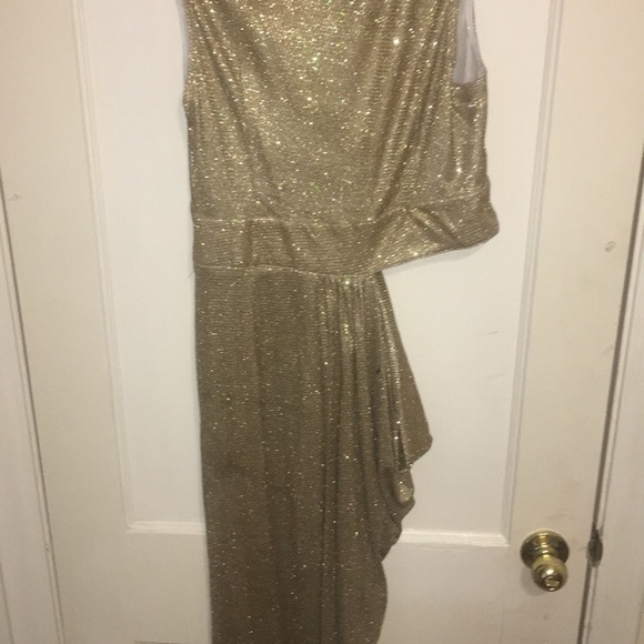 Pretty gold asymmetrical dress - Picture 2 of 2